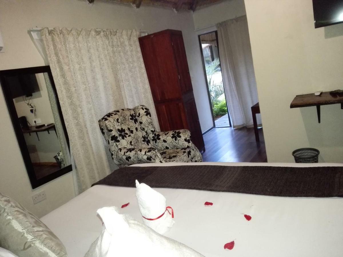 Chobe Sunset Chalets Lesoma Экстерьер фото