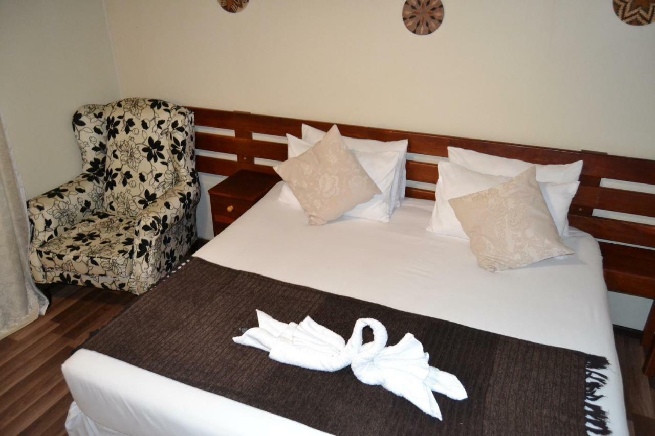 Chobe Sunset Chalets Lesoma Экстерьер фото