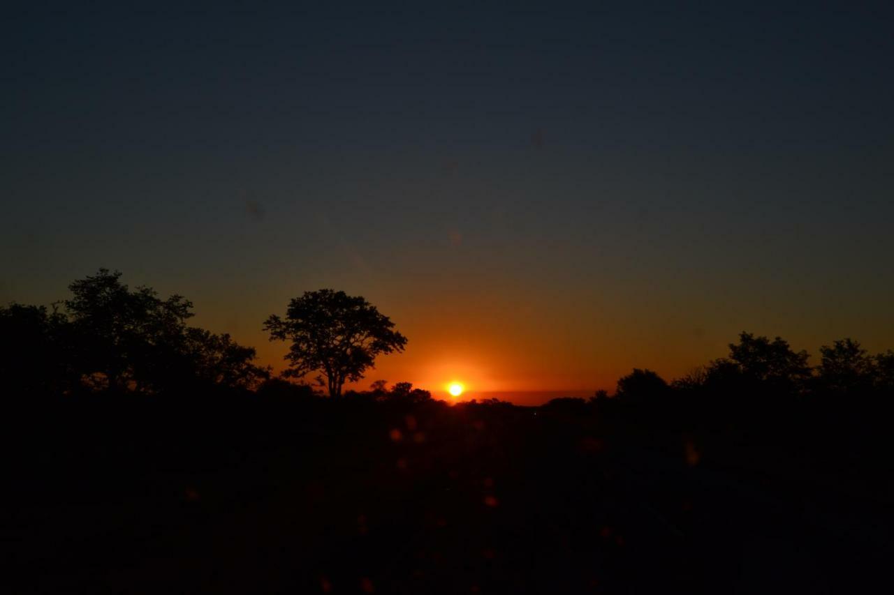 Chobe Sunset Chalets Lesoma Экстерьер фото