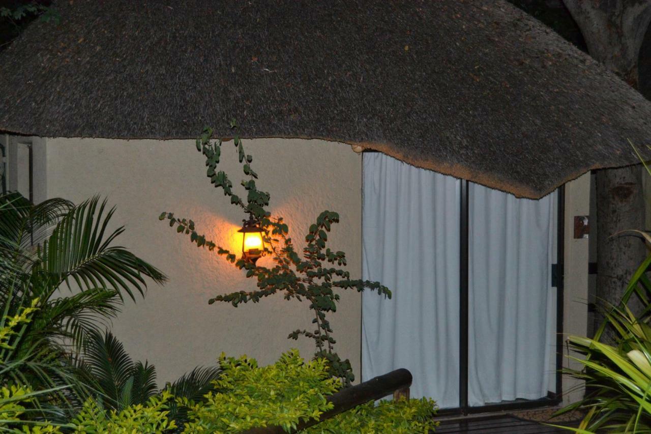 Chobe Sunset Chalets Lesoma Экстерьер фото